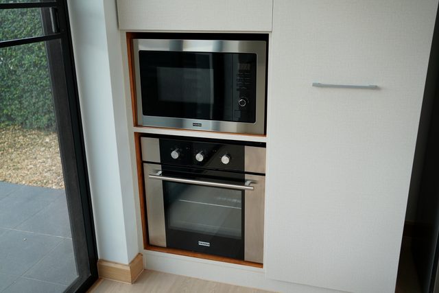 Built-in Stainless Microwave & Oven (*Electrical appliances may be subject to change over time)